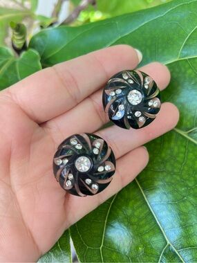 50’s 50s Vintage Black & Clear Carved Lucite Swirl Clip-On Rhinestone Earrings